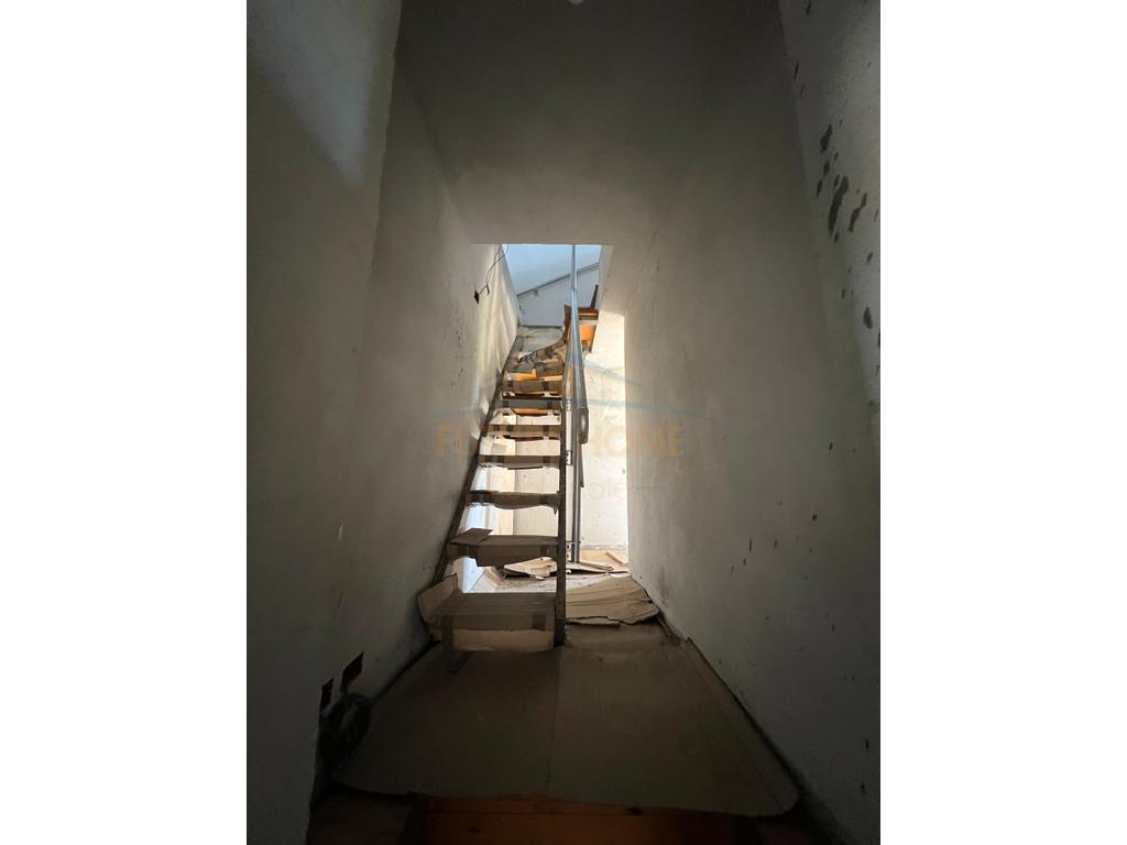For sale, Papafingo 2+1+2 / 1+1 and Garzoniere Plazh Iliria, Durres