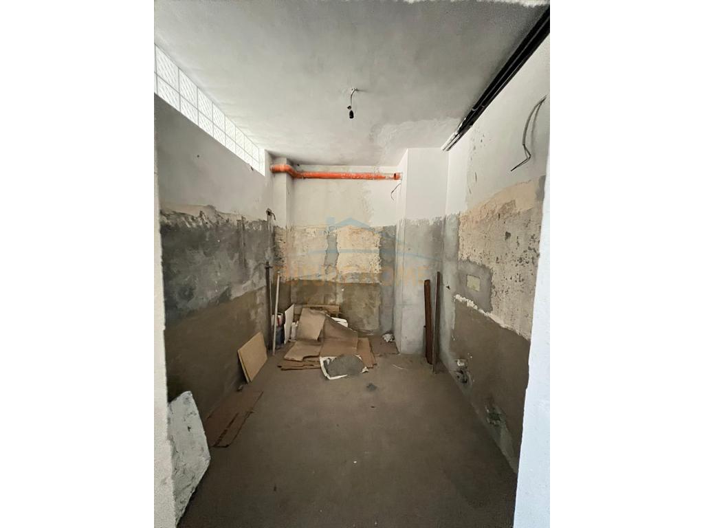 For sale, Papafingo 2+1+2 / 1+1 and Garzoniere Plazh Iliria, Durres