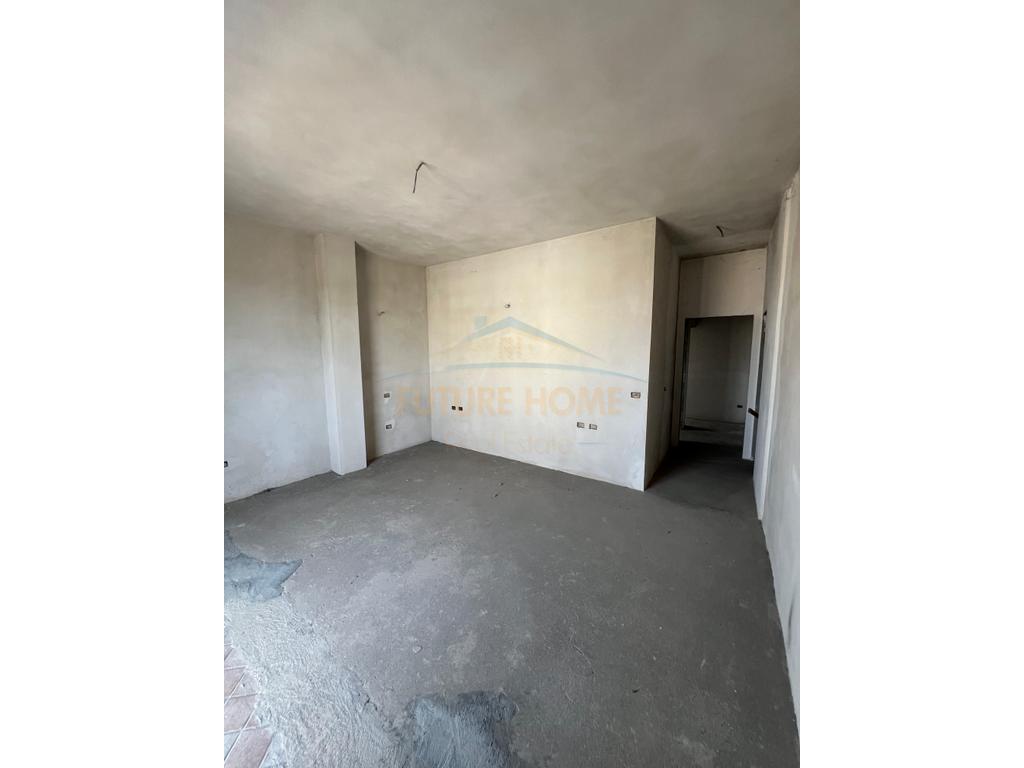 For sale, Papafingo 2+1+2 / 1+1 and Garzoniere Plazh Iliria, Durres
