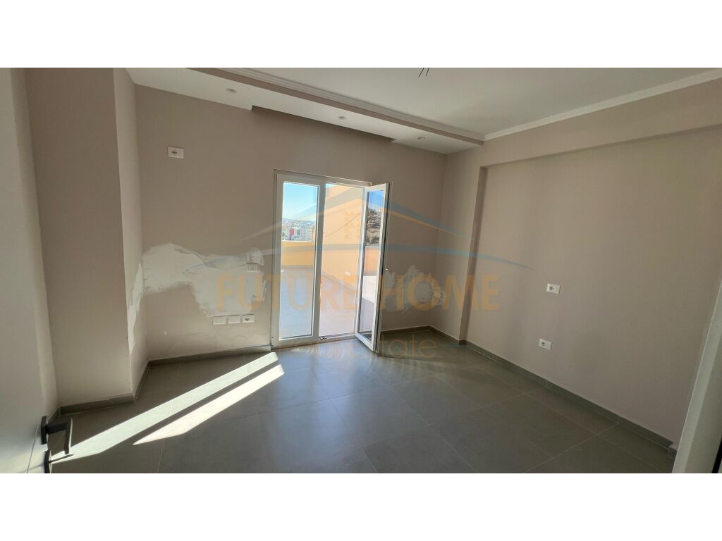 Shitet, Penthouse 3+1+2, Shkëmbi i Kavajës