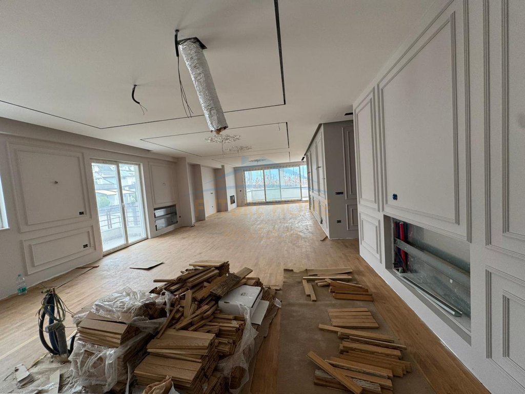 For sale, Penthouse 3+1+3 Parking Spaces, Green Terrace, Dry Lake