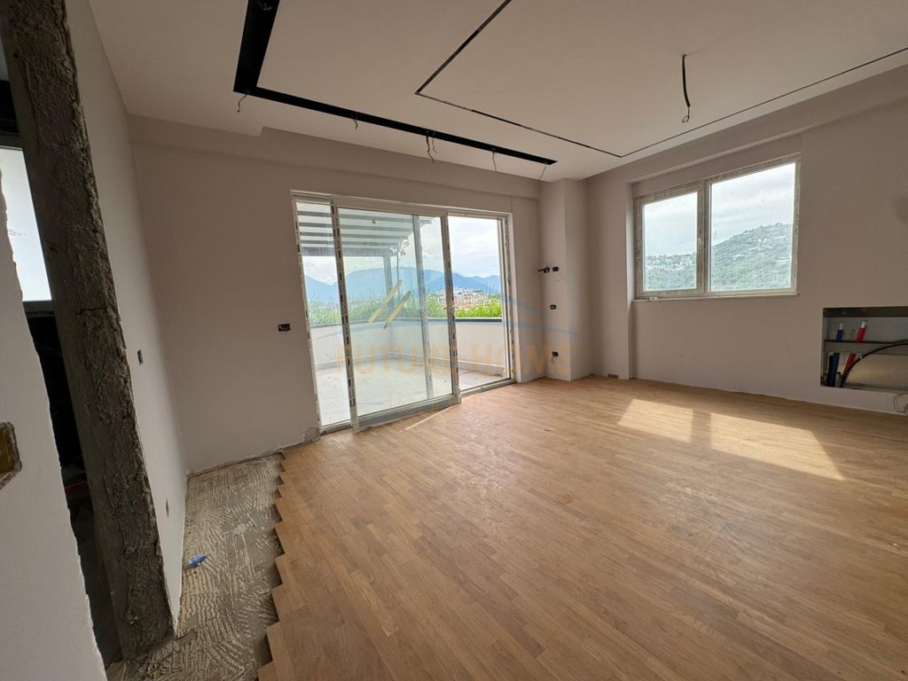 For sale, Penthouse 3+1+3 Parking Spaces, Green Terrace, Dry Lake