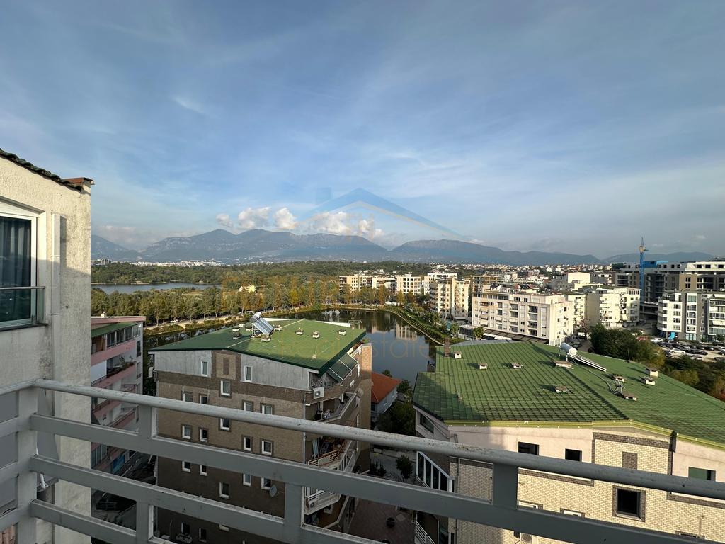 Shitet, Penthouse, Liqeni i Thatë