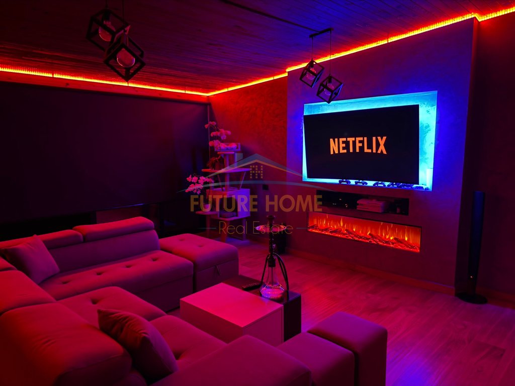 Shitet, Penthouse, Qesarak, Tirane