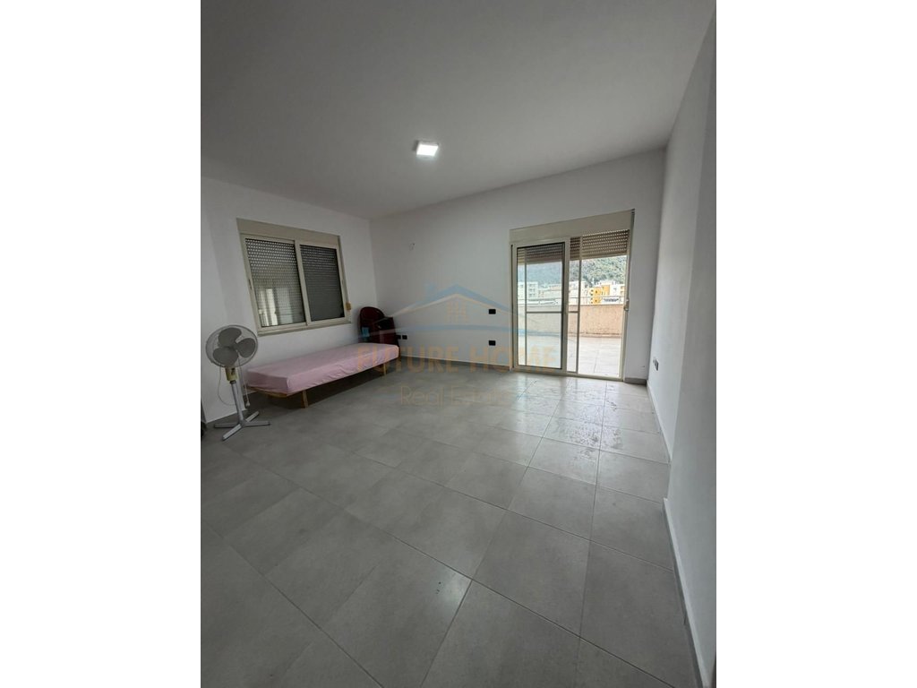 For sale, Penthouse, Shkëmb Kavaje