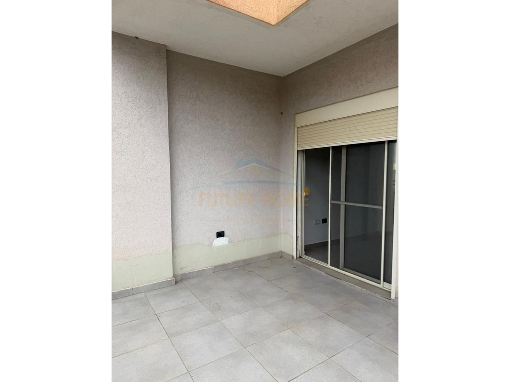 For sale, Penthouse, Shkëmb Kavaje