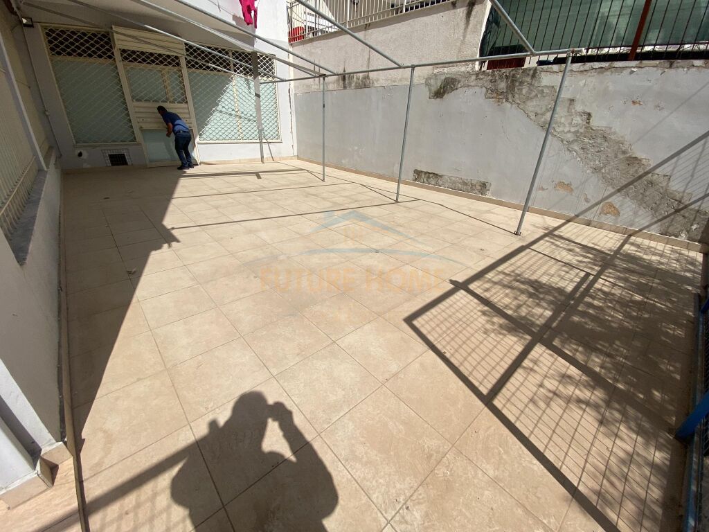 For sale, Commercial Property Unit, in Fresk, Tirana.