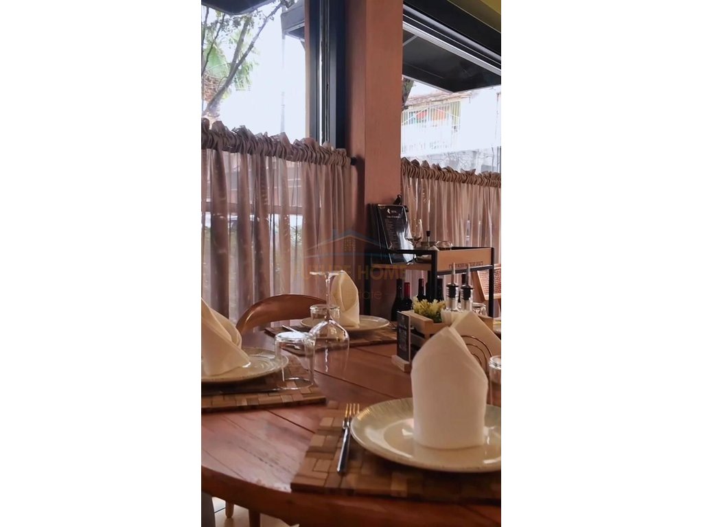 Shitet, Restorant , Vasil Shanto,Tiranë.