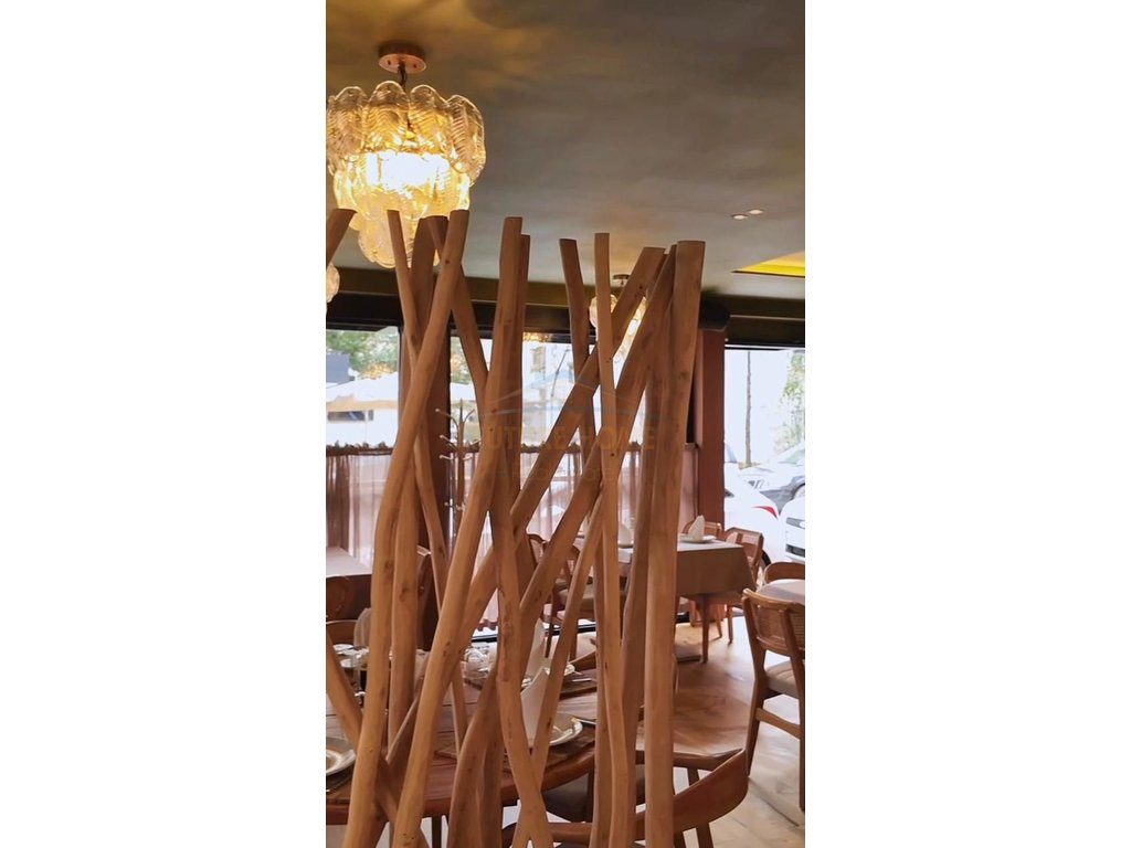 Shitet, Restorant , Vasil Shanto,Tiranë.