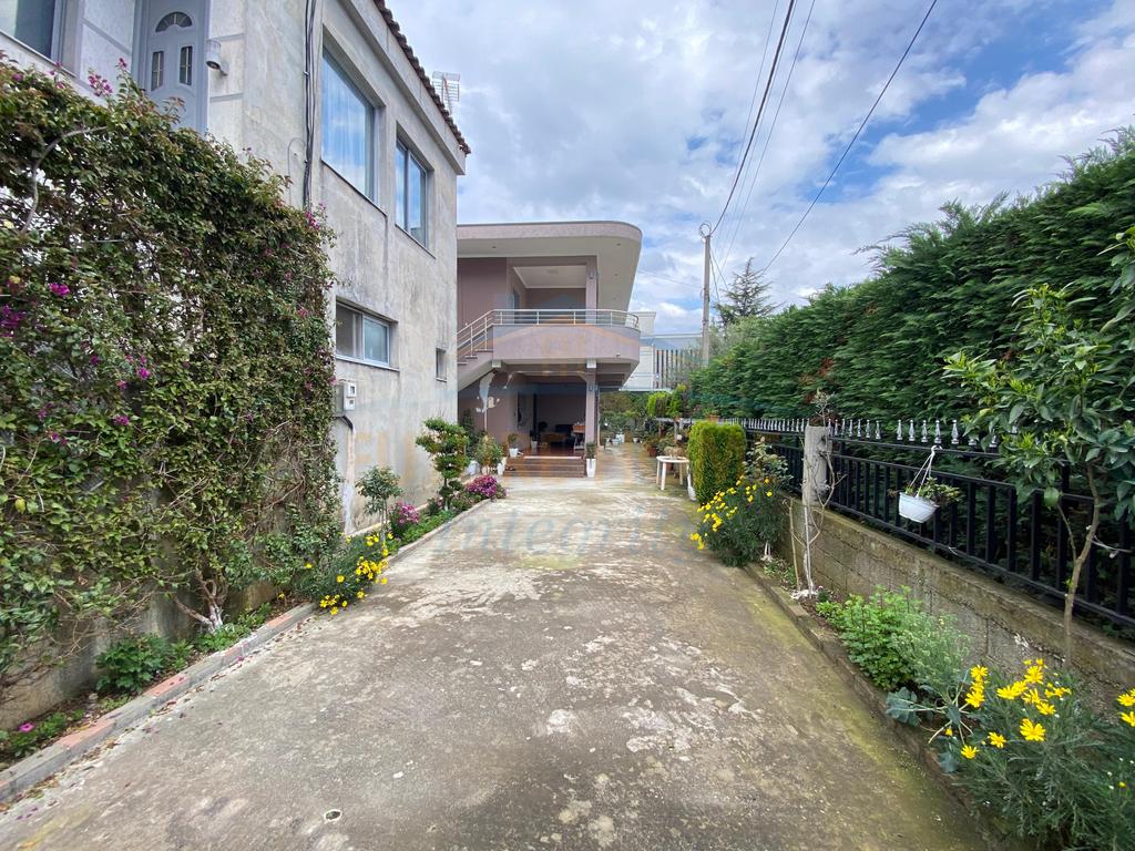 For sale, Private House and Business Building, Kamëz, Tirana.