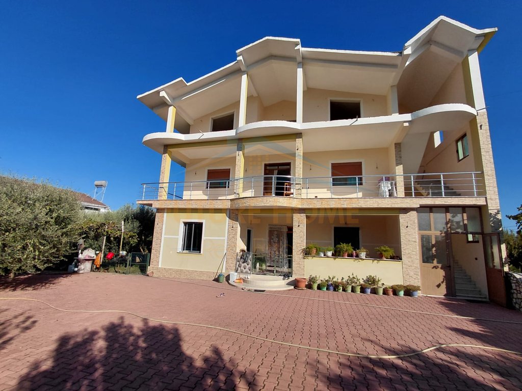 For sale, Private 3-story House + 2 Shops + Land, Kamëz.