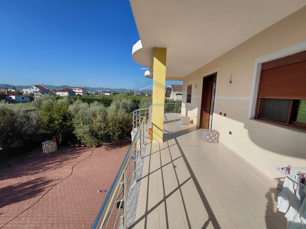 For sale, Private 3-story House + 2 Shops + Land, Kamëz.