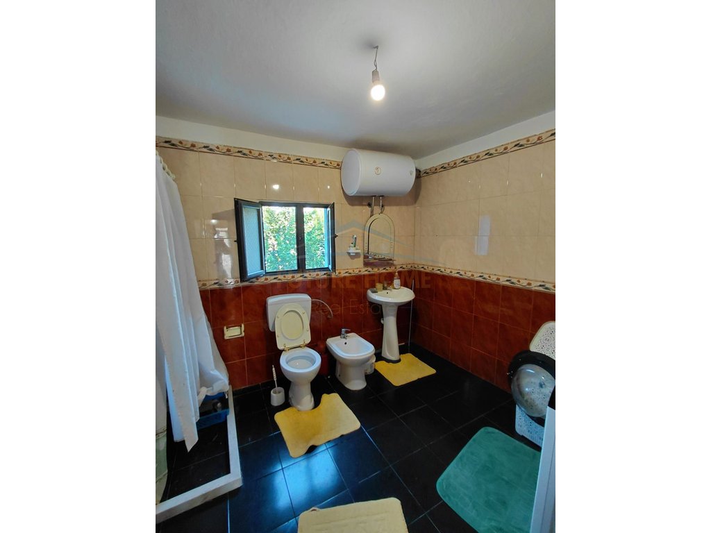 For sale, Private 3-story House + 2 Shops + Land, Kamëz.