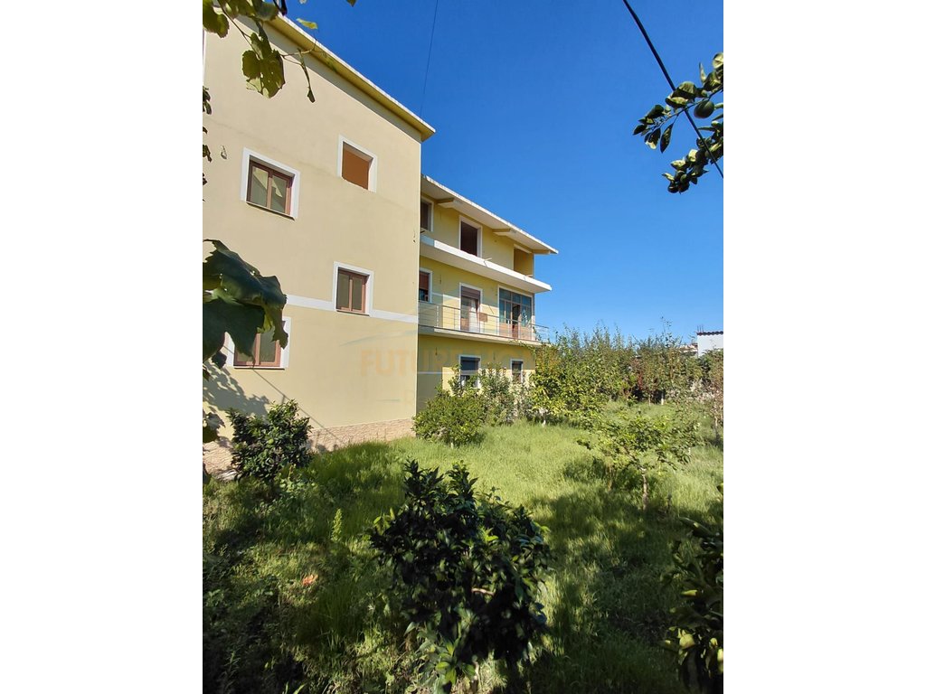 For sale, Private 3-story House + 2 Shops + Land, Kamëz.