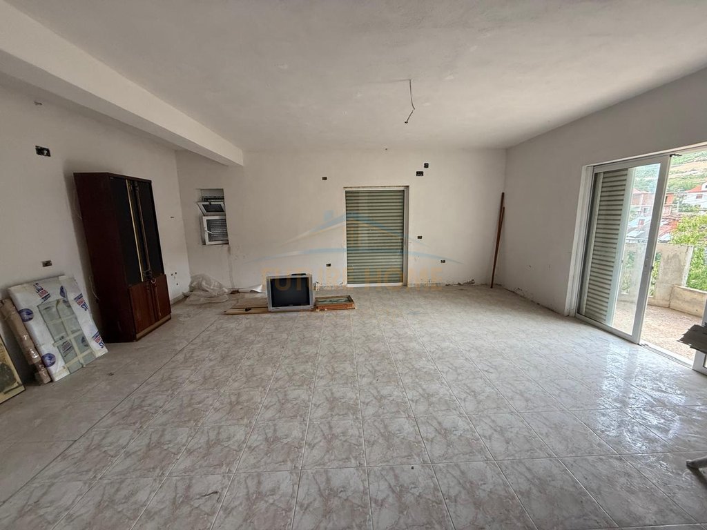 For sale, Building with land, Chestnut, Pogradec