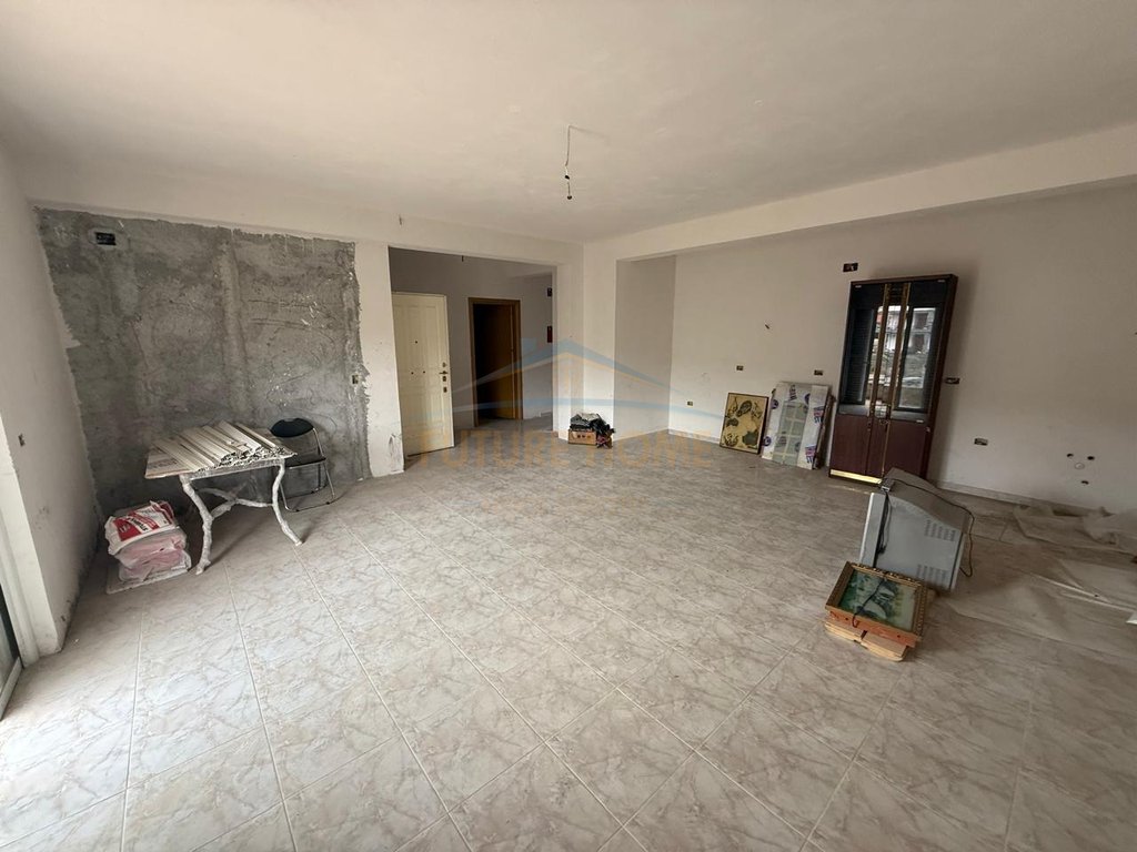 For sale, Building with land, Chestnut, Pogradec