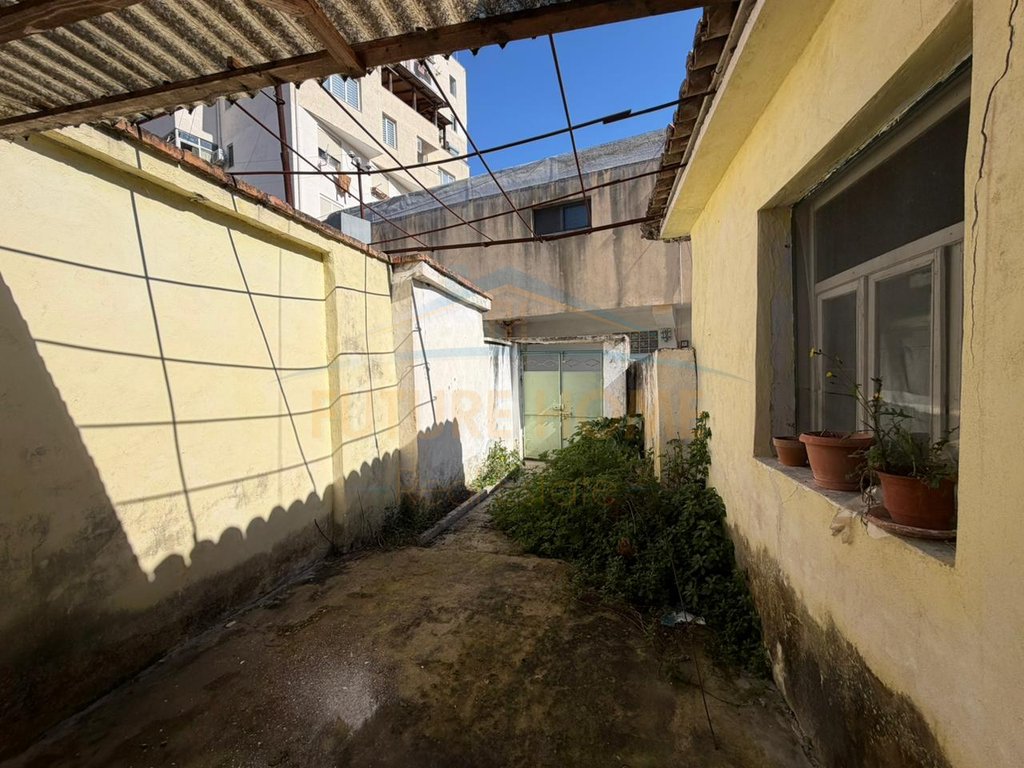 For Sale, Private House, Court, Durrës