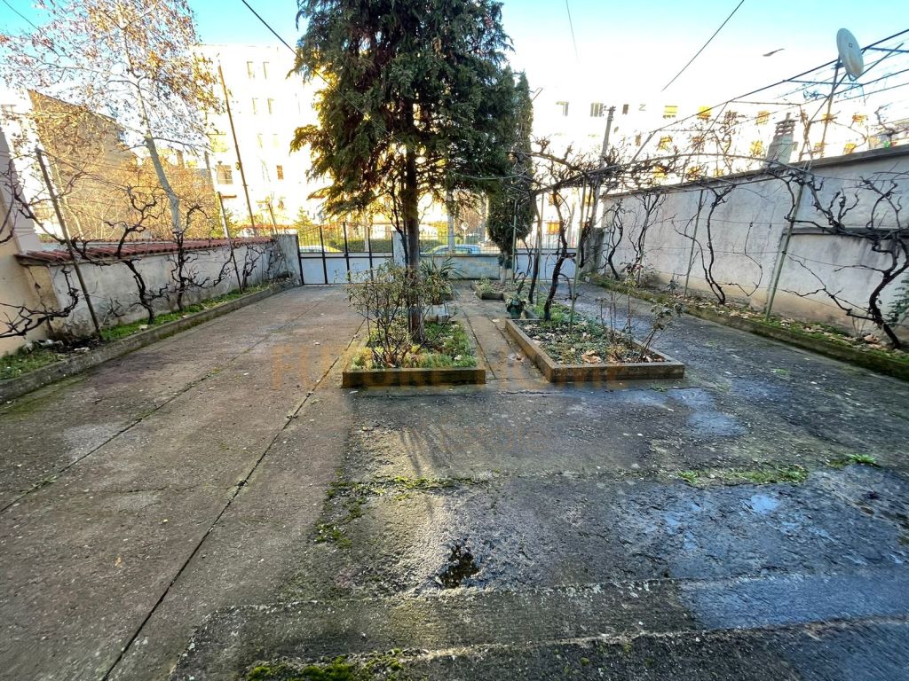 For sale, 3-storey house, Lagjia 15, Korça