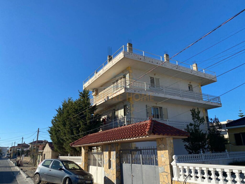 3 Storey Villa for sale, "Kushtrimi" Neighborhood, Vlora.