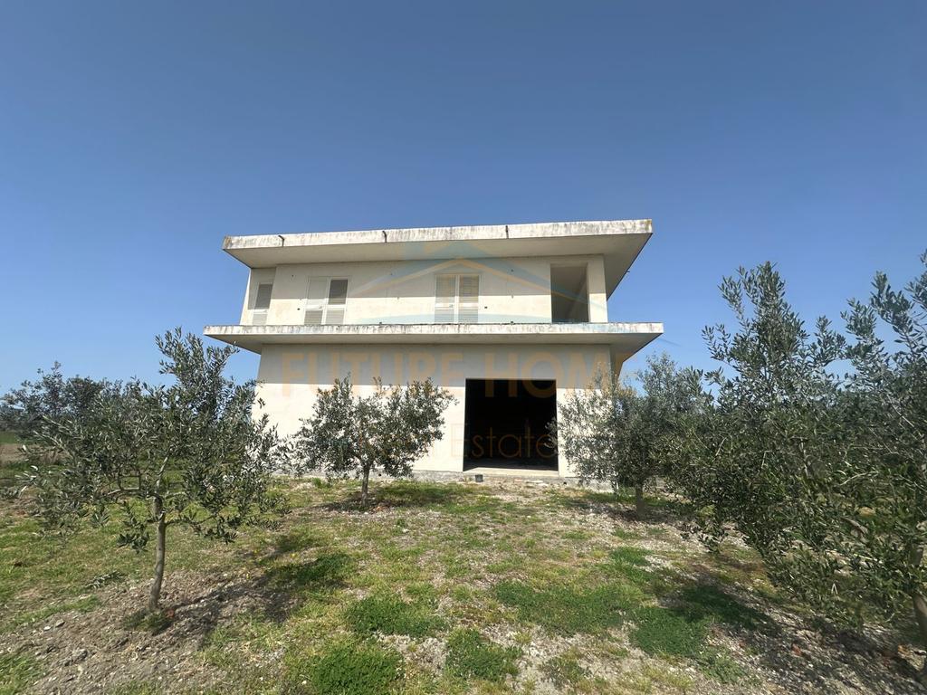For sale, Villa located in the Xhafzotaj area, Durres