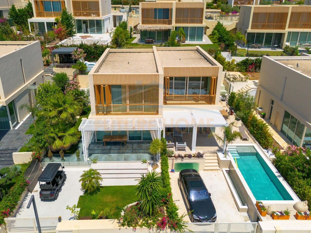 For sale, 2-story villa, "Green Coast Resort".