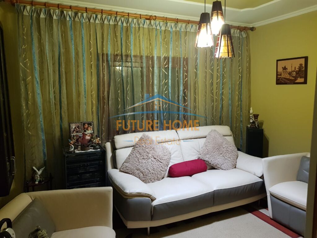 Shitet, Vilë 2 Katëshe, Jordan Misja, Tiranë.