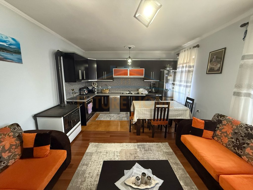 For sale, 2-Storey Villa, Neighborhood 1, Pogradec.