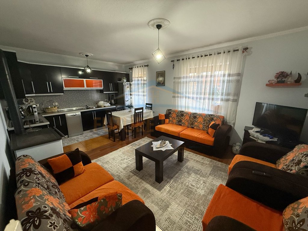 For sale, 2-Storey Villa, Neighborhood 1, Pogradec.