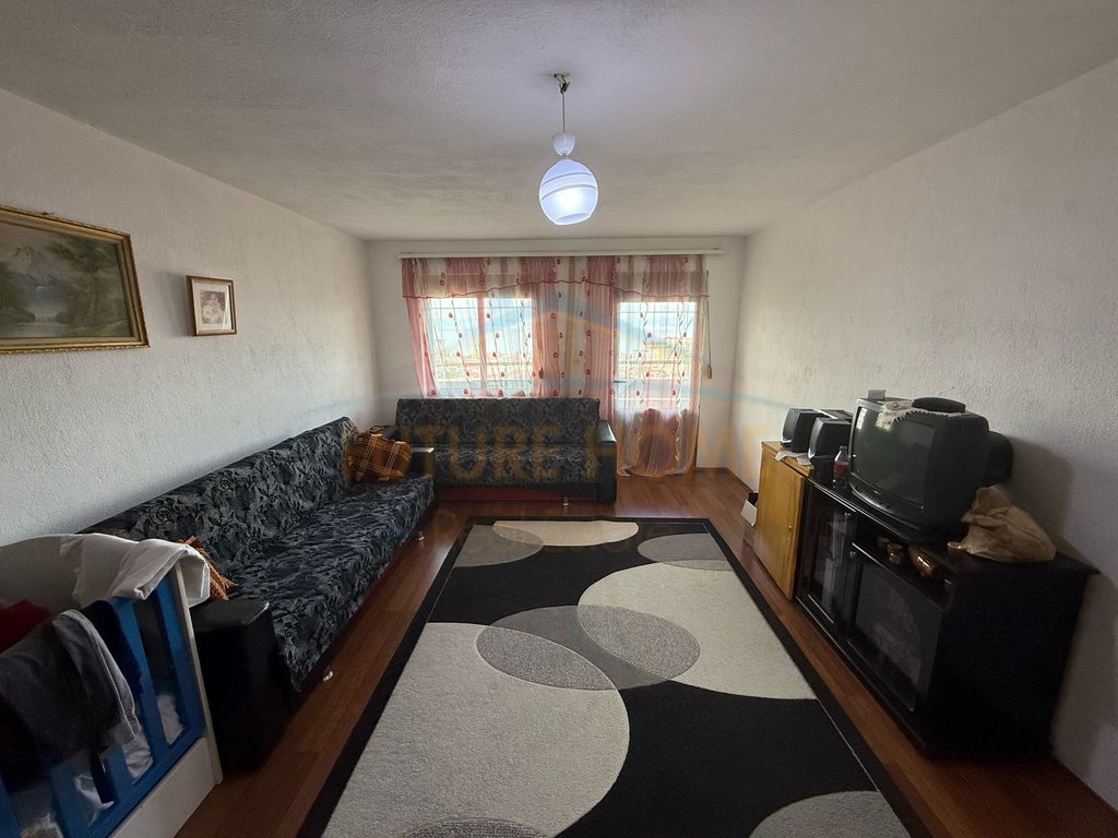 For sale, 2-Storey Villa, Neighborhood 1, Pogradec.