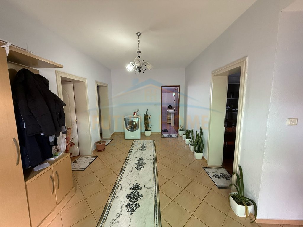 For sale, 2-Storey Villa, Neighborhood 1, Pogradec.