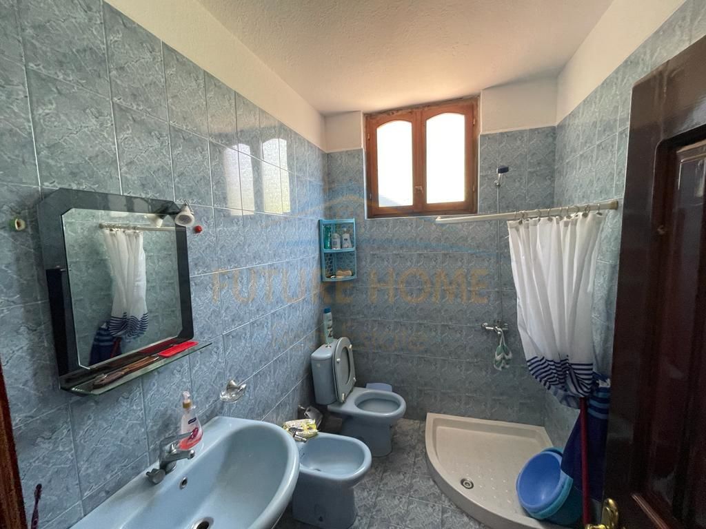 For sale, 2-storey villa, old bazaar, Korça