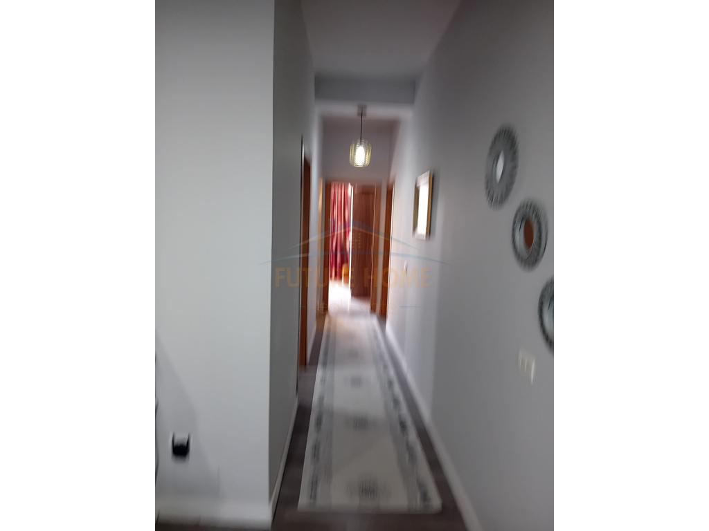 Shitet, Vile 2 Kateshe, Rruga Jorgo Plaku. Tirane
