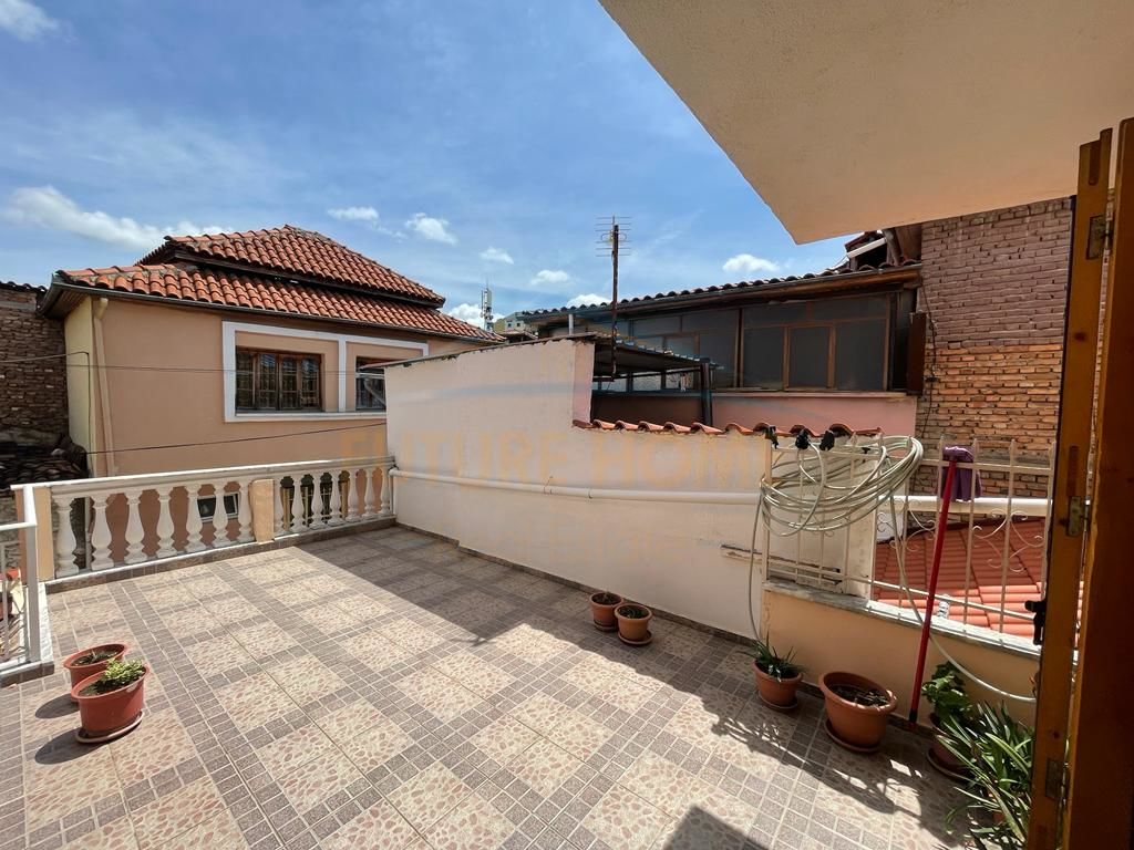 For sale, 3-Storey Villa, Neighborhood 7, Korçë