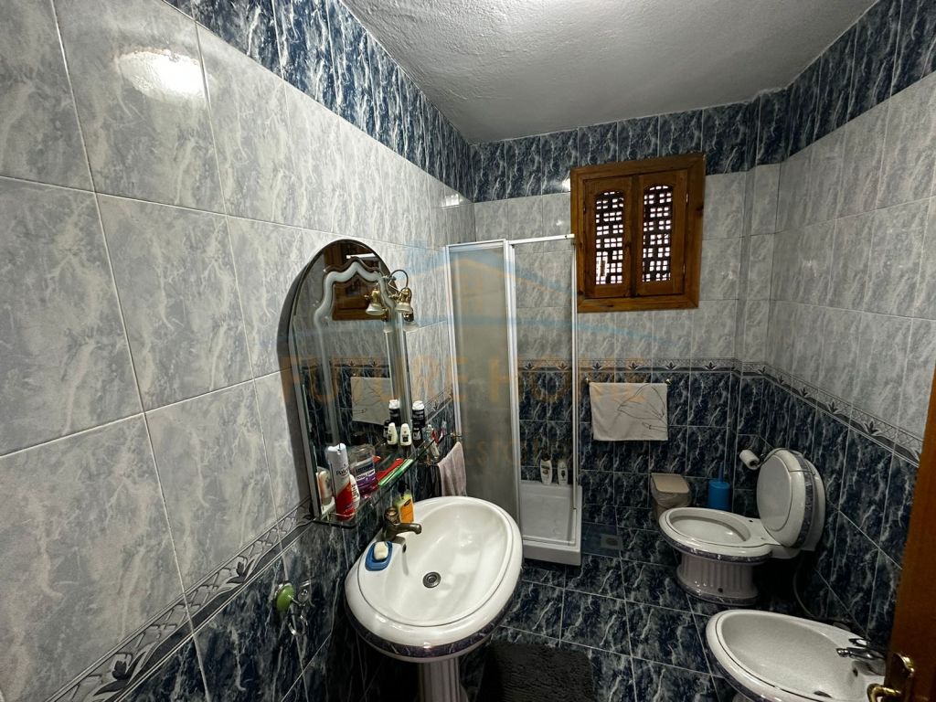 For sale, 3-Storey Villa, Neighborhood 7, Korçë