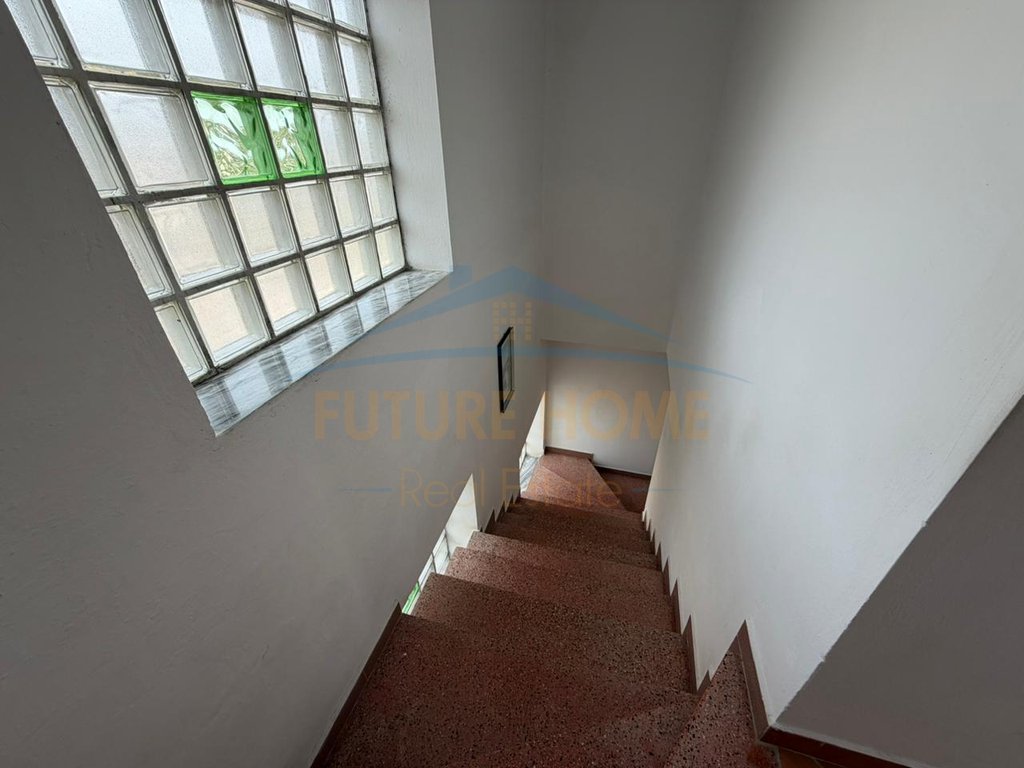 For sale, 3-Story Villa in Prush, Kombinat, Tirana