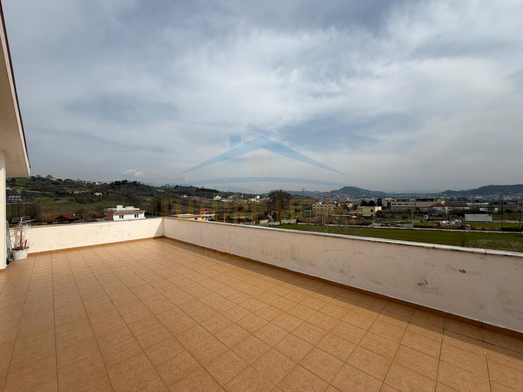 For sale, 3-Story Villa in Prush, Kombinat, Tirana