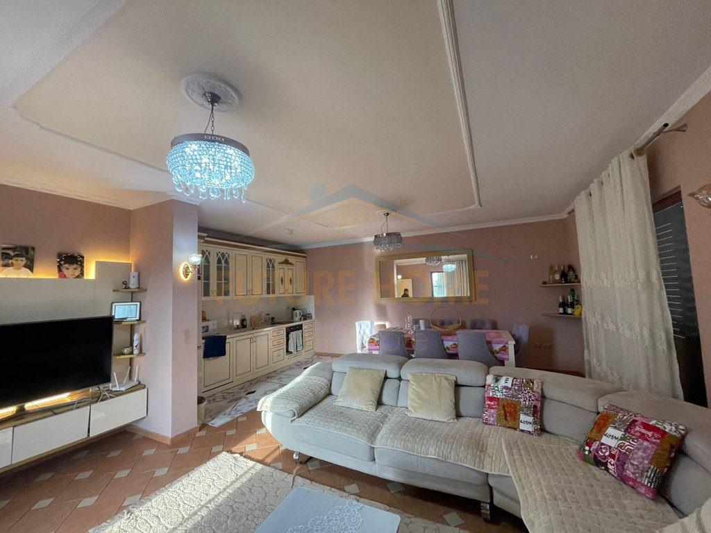 3-story Villa for Sale, Sauk, Tirana