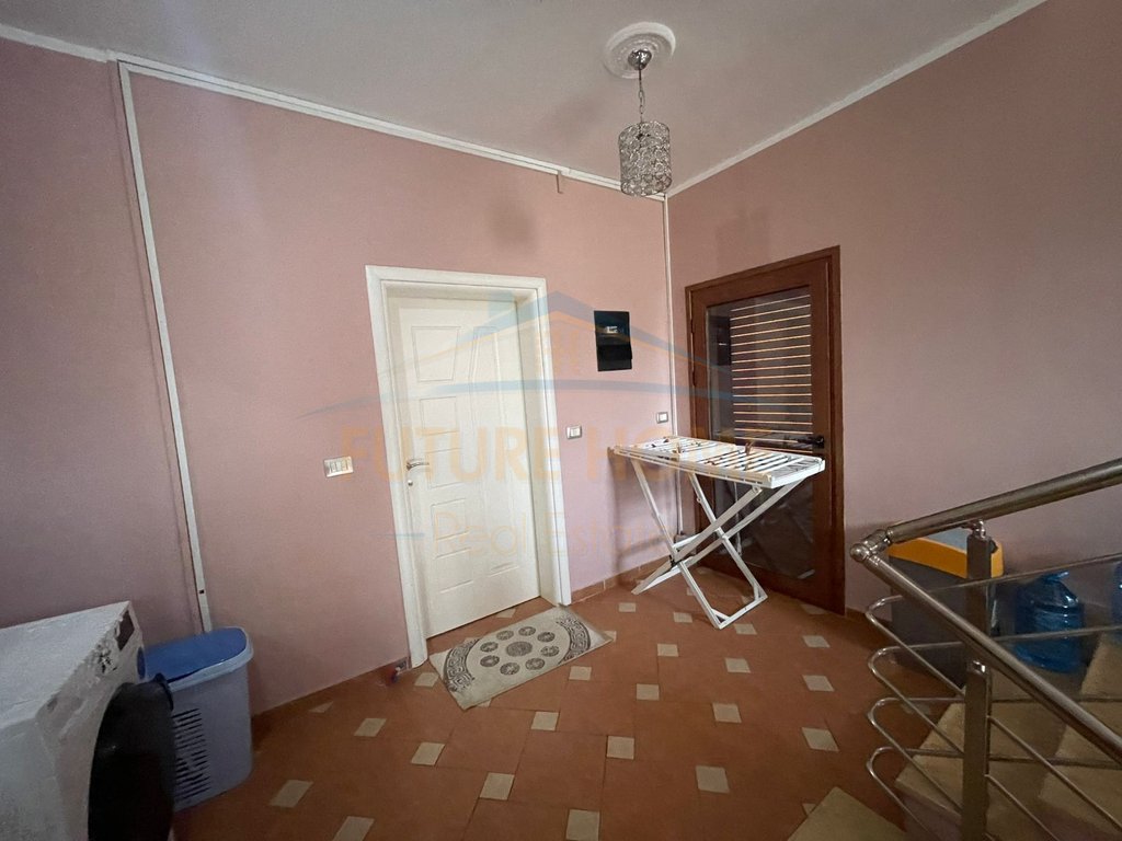 3-story Villa for Sale, Sauk, Tirana