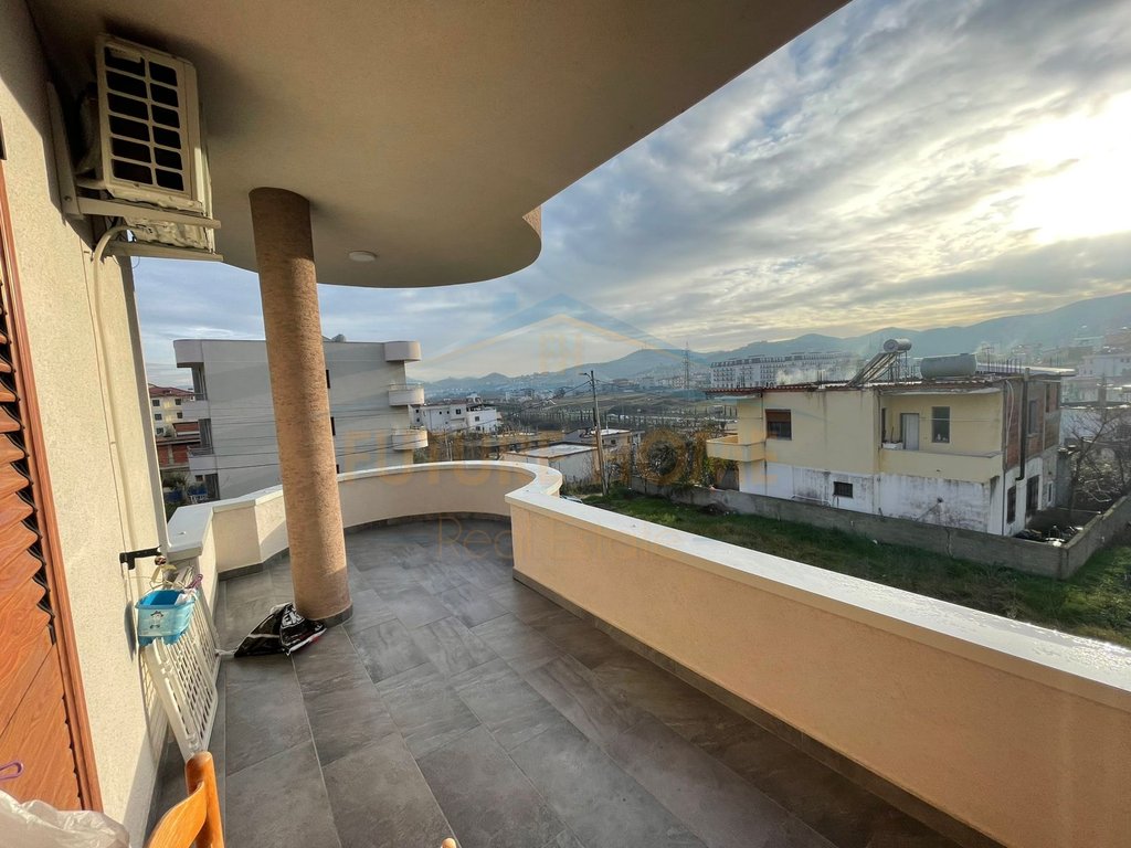 3-story Villa for Sale, Sauk, Tirana