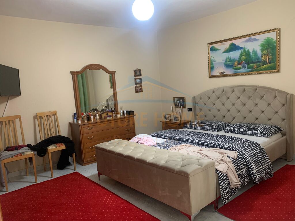 For sale, 3-storey villa, Siri Kodra.