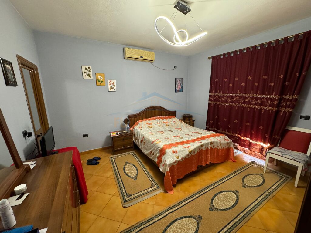 Shitet Vile 3 Kateshe Siri Kodra, Rruga Besa