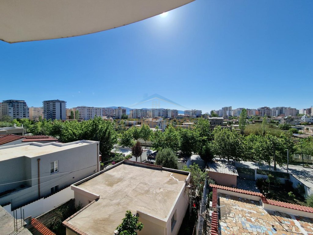 For sale, 4-Storey Villa, Neighborhood "10 Korriku", Vlorë