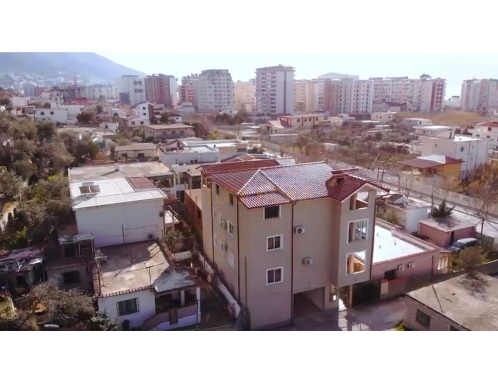 For sale, 4-Storey Villa, Neighborhood "10 Korriku", Vlorë