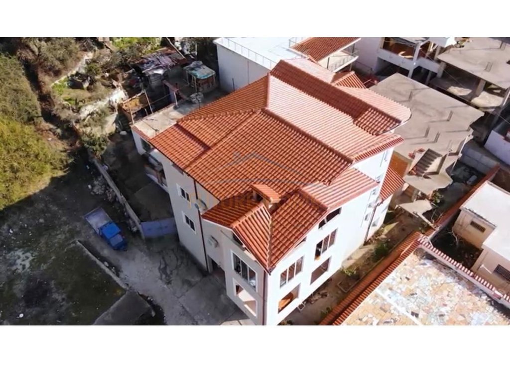 For sale, 4-Storey Villa, Neighborhood "10 Korriku", Vlorë