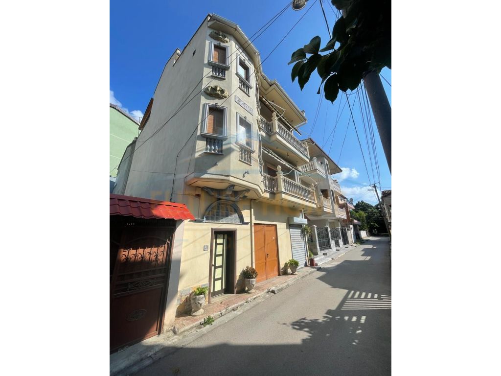 4-Storey House, Neighborhood 1, Korça