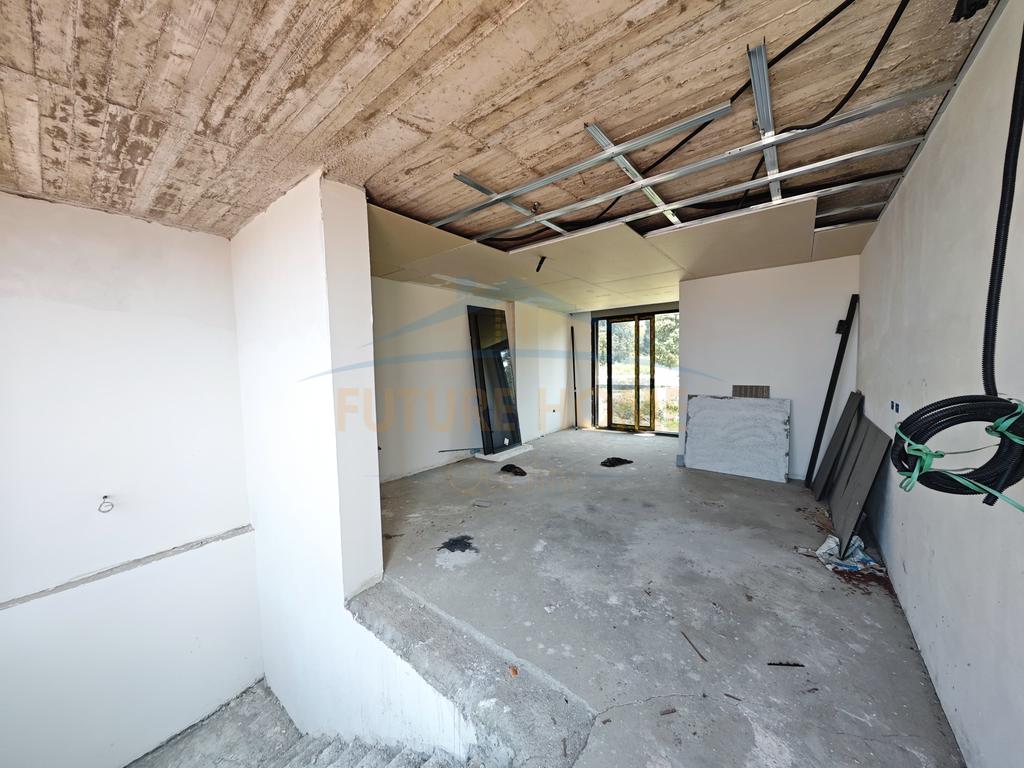 For sale, Villa, Golem.