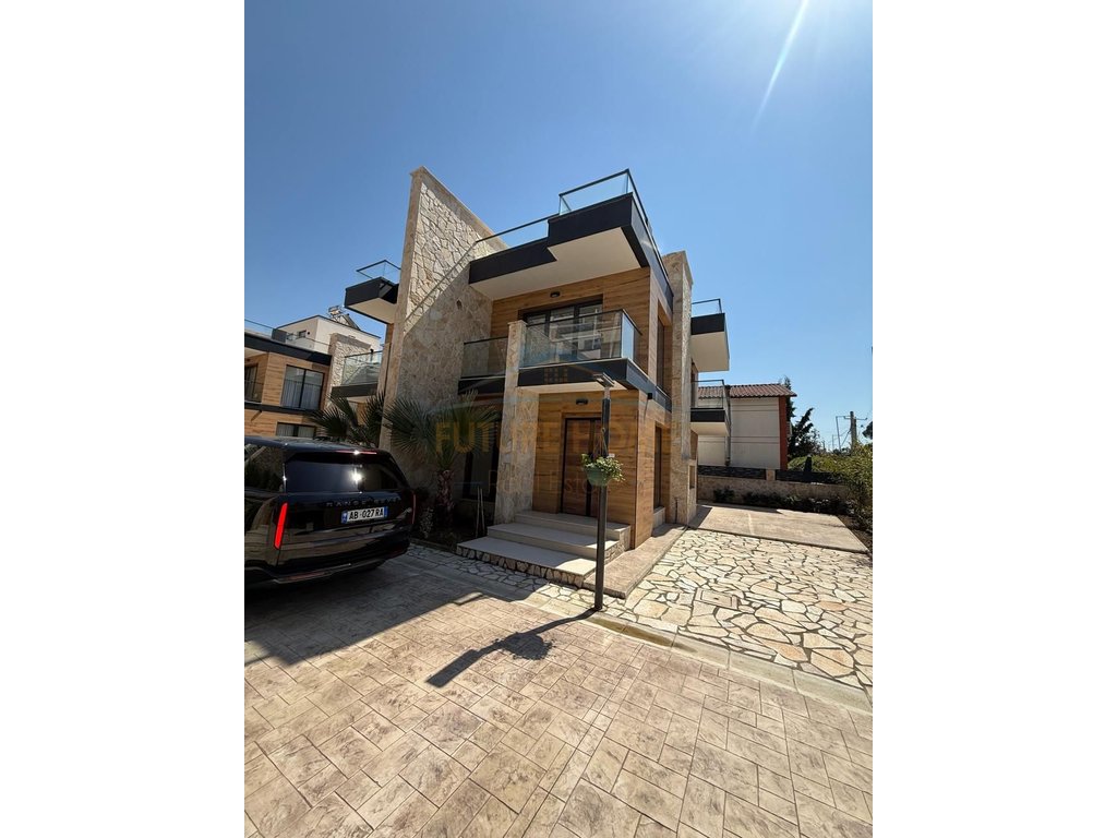 For Sale, Villa, Golem