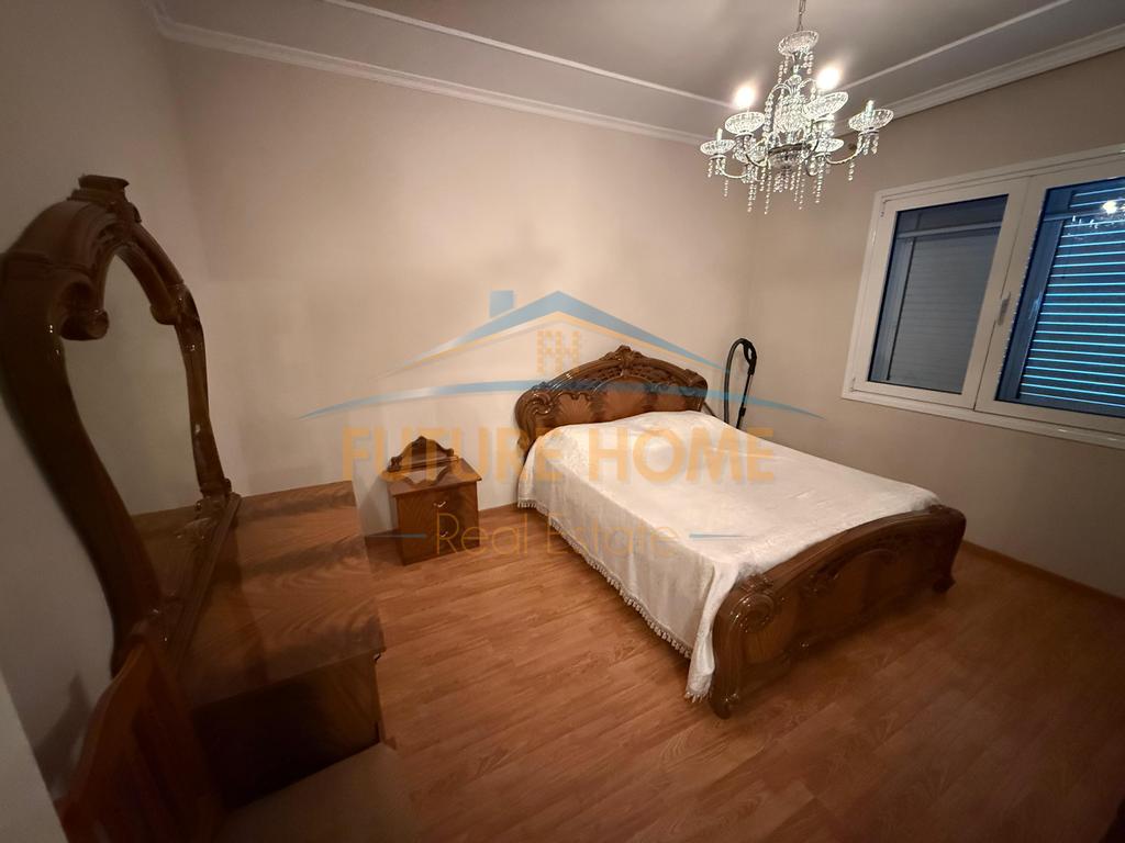 Shitet, Vilë, Kodra e Priftit, Tiranë