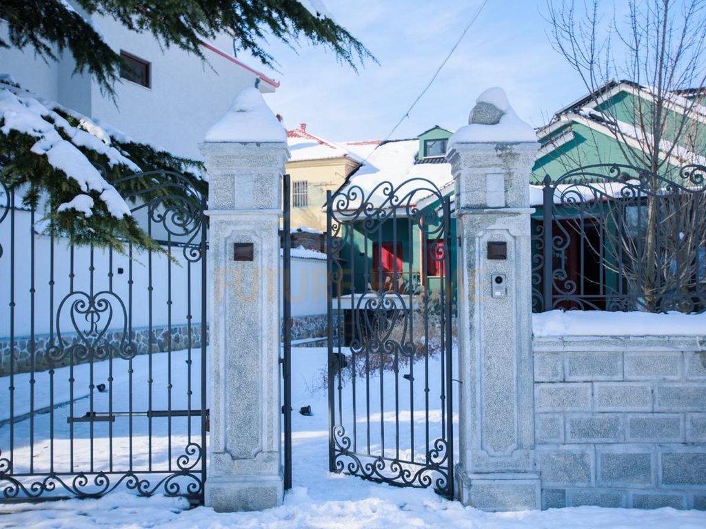 For Sale, Private Villa, Neighborhood 16, Korçë