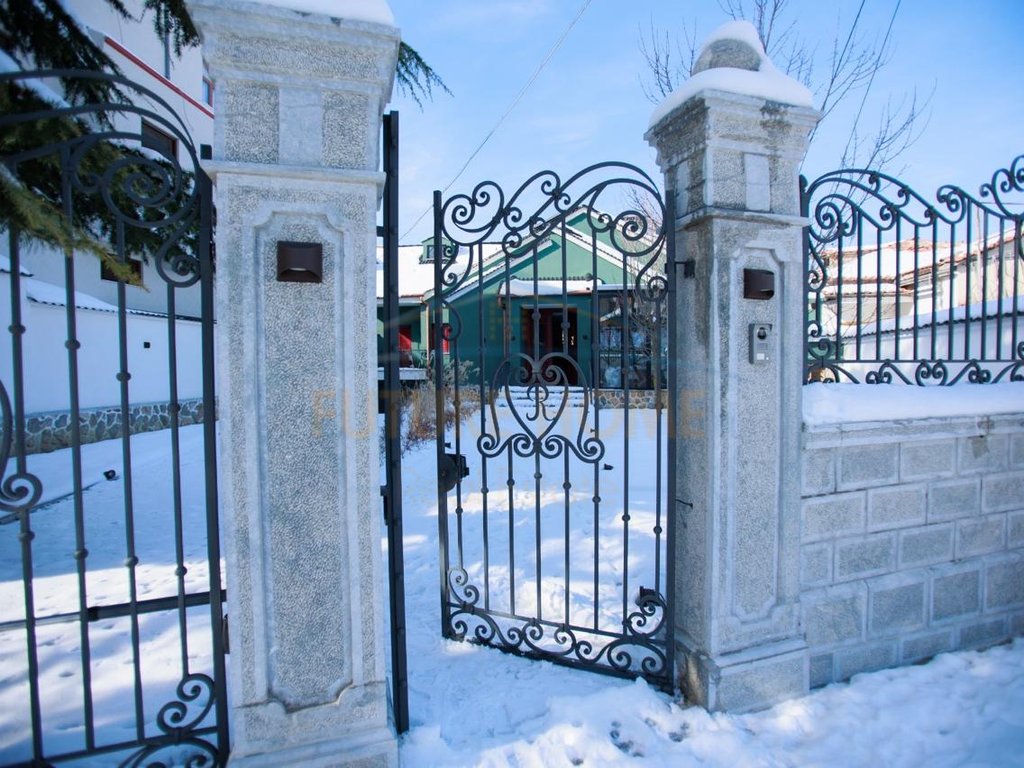 For Sale, Private Villa, Neighborhood 16, Korçë
